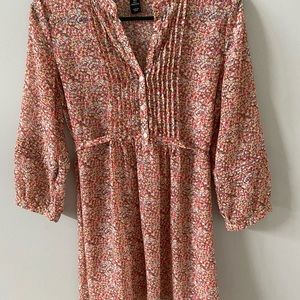 Women’s dress shirt size 6